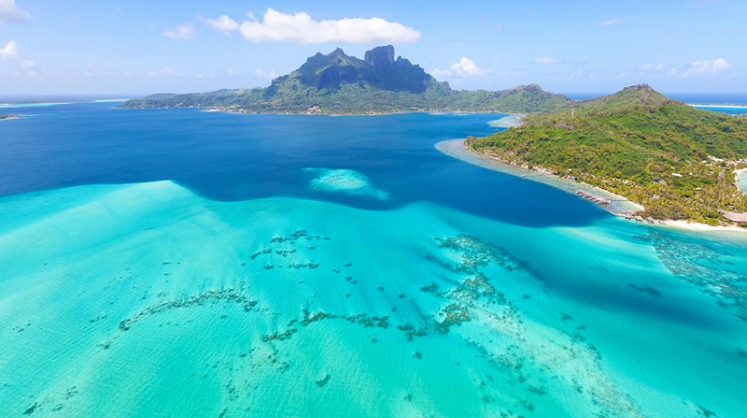 Polynesia offers dreamlike landscapes. Bora Bora Island, French Polynesia.<br/><small>©Shutterstock/Aleksei Potov</small>
